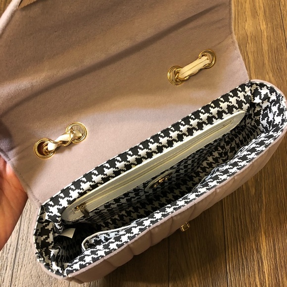 Lavender Faux Velvet Chain Purse - Picture 4 of 5